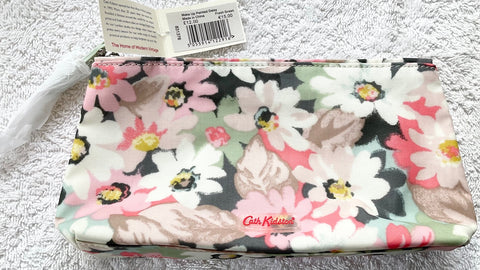 Cath Kidston Make Up Pouch in Painted Daisy Print.  BNWTs